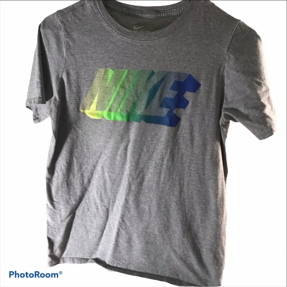 Nike tee shirt size large